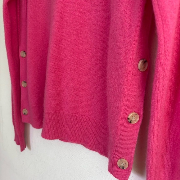 100% Cashmere Crew Neck Sweater Side Buttons Fuchsia Magenta Hot Pink Preppy XS - Picture 11 of 11